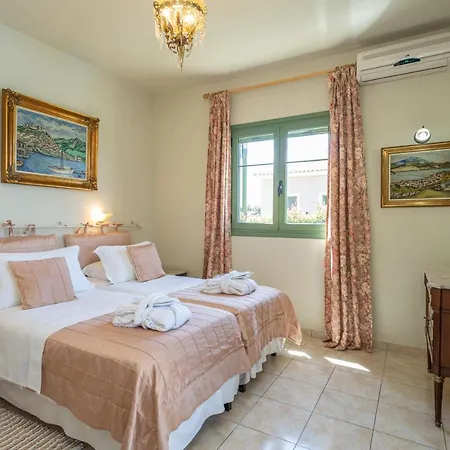 Monambeles Villa Svoronata