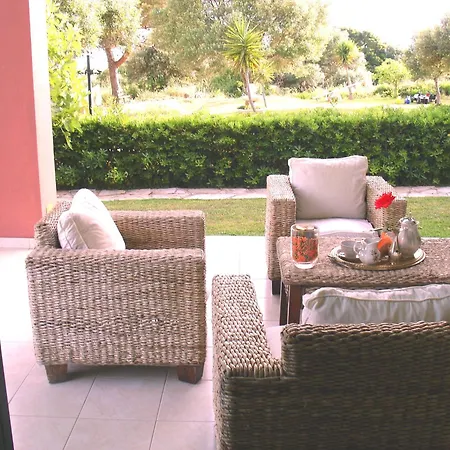 Monambeles Villa *