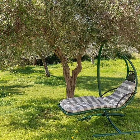 Monambeles Villa *