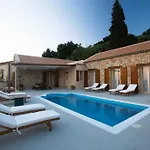 Monambeles Σβορωνάτα