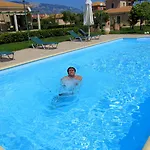 Monambeles Vila