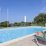 Monambeles Βίλα *