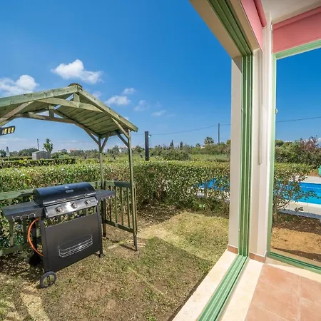 Monambeles Villa