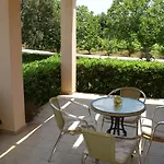 Monambeles Villa Svoronata