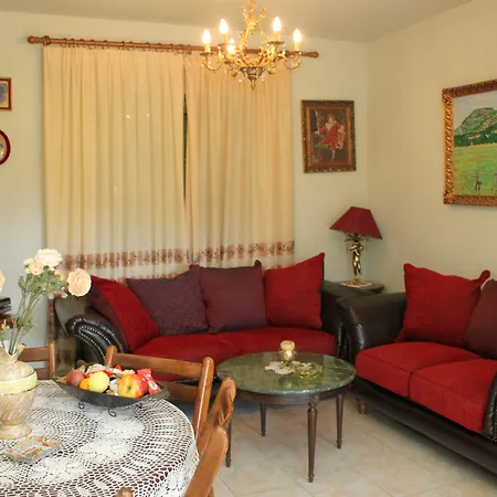 Monambeles Villa *